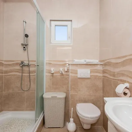 Gorgeous In With Wifi Appartement Makarska
