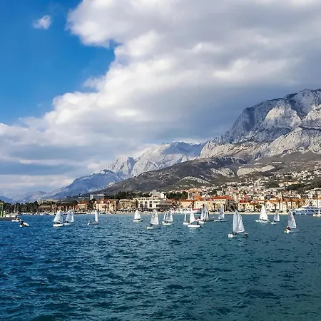 Lovely In With Wifi Appartamento Makarska