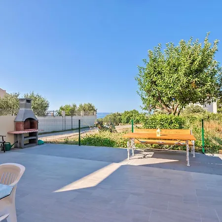 Appartamento Lovely In With Wifi Makarska